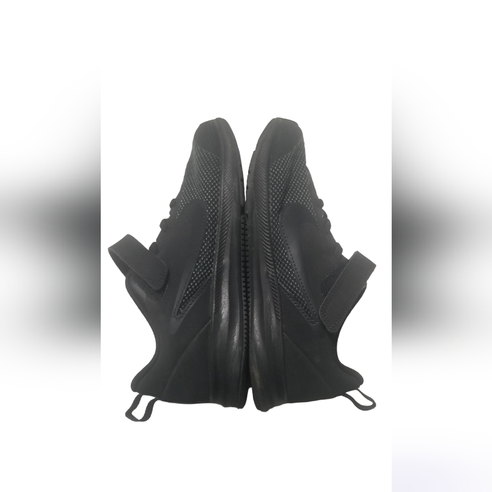 a pair of kid sneakers, Nike, black with anthracite color, model AR4138-001, 2Y
